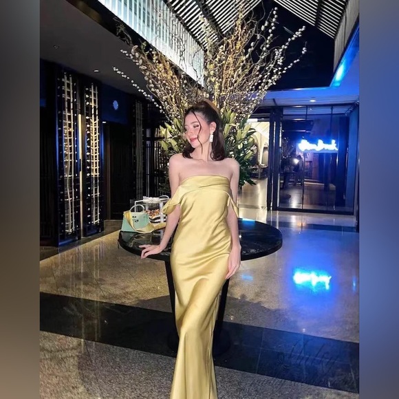 Fabrique.co Thai brand Pierre Scarf off shoulder Dress in honey gold, size small - Picture 6 of 16